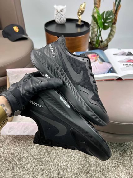 Мужские кроссовки Air Zoom Winflo 8 Shield Black Dark Gre весна / літо / осінь A3640 | Зображення 5