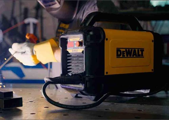 Сварочный аппарат инверторный 15-200А DeWALT DXWDMMA200E | Зображення 2