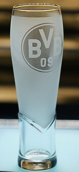 Пивной бокал крафтовый 440 мл ФК Боруссия Дортмунд Borussia с гравировкой подарок для фаната футбольная кружка | Зображення 1