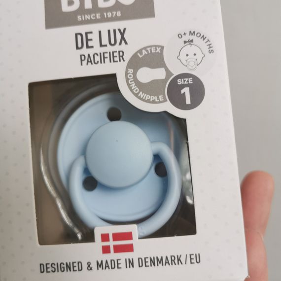 Соска пустушка Bibs De Lux round 0-6 міс Latex Baby Blue | Зображення 1