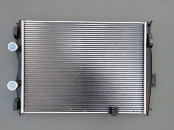 Радиатор  Ниссан Кашкай +2 I  J10  2007- Бензин  ( 1.6-2.0 обьем )