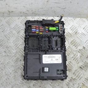 Блок запобіжників Ford Fiesta VIII 2017-2023 Корпус запобіжників Форд Фієста 8 HU5T15604ECN
