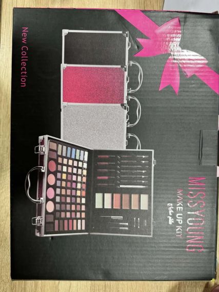 Повний набір косметики в подарунковій валізі Missyoung GM20250-1 | Зображення 3