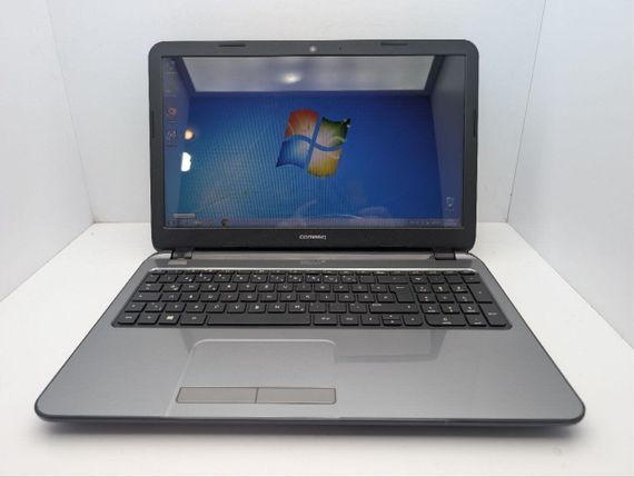 Ноутбук HP Compaq 15 / 15.6" (1366x768) TN / Intel Celeron N2840 (2 ядра по 2.16 - 2.58 GHz) / 8 GB DDR3 / 320 GB HDD / Intel HD Graphics / WebCam / DVD-ROM б/у | Зображення 1
