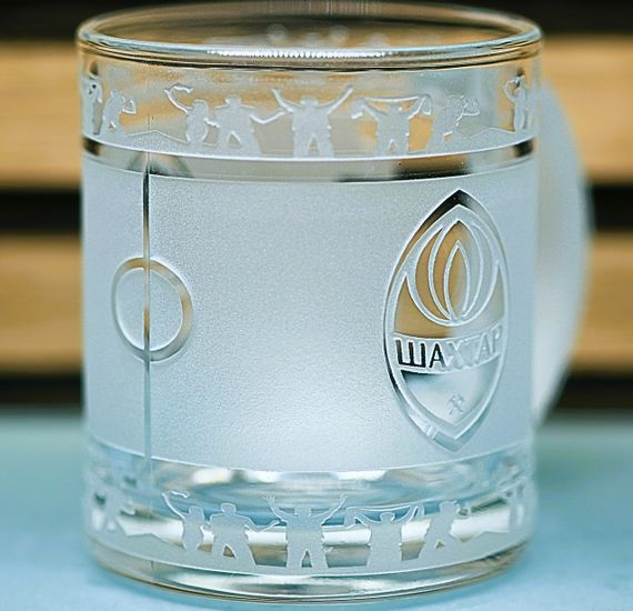 Скляна чашка 320 мл ФК Шахтар Донецьк  з гравіюванням подарунок для фаната ФК  футбольна кружка кругова | Зображення 3