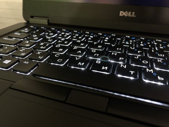 Ультрабук Dell Latitude E7450 / 14" (1920x1080) IPS / Intel Core i7-5600U (2 (4) ядра по 2.6 - 3.2 GHz) / 8 GB DDR3 / 240 GB SSD / Intel HD Graphics 5500 / WebCam б/у | Зображення 3