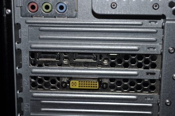 Комп'ютер Fujitsu Esprimo P756 E90 Tower / Intel Core i5-6500 (4 ядра по 3,2 - 3,6 ГГц) / 8 ГБ DDR4 / 4000 ГБ HDD / nVidia GeForce GTX 745, 2 ГБ GDDR3, 128-біт / Windows 10 Pro б/в | Зображення 4