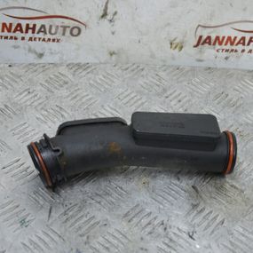 Патрубок інтеркулера 1.4 TSI Volkswagen Golf V 2003-2009 Шланг системи охолодження Фольксваген 03C145674A