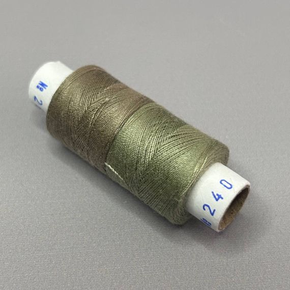 240/261 Нитки в котушках 40/2 , половинки (котушка 2х75м) | Зображення 1