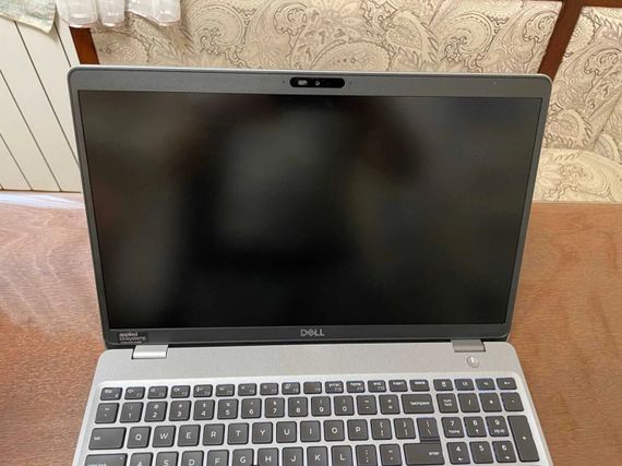Мобільна робоча станція Dell Precision 3551 / 15,6" (1920x1080) IPS / Intel Core i7-10750H (6 (12) ядер по 2,6 - 5,0 ГГц) / 16 ГБ DDR4 / 256 ГБ SSD / nVidia Quadro P620, 4 ГБ GDDR5, 128-біт / WebCam б/в | Зображення 2
