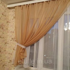 Готовая бежевая короткая пошитая тюль занавеска для кухни, веранды, гостинной