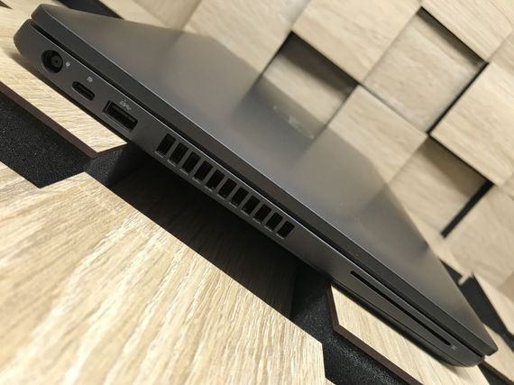 Ноутбук Dell Precision 3540 / 15.6" (1366x768) TN / Intel Core i5-8365U (4 (8) ядра по 1.6 - 4.1 GHz) / 8 GB DDR4 / 240 GB SSD M.2 / Intel UHD Graphics 620 / WebCam / Fingerprint / HDMI / Windows 10 б/у | Зображення 4