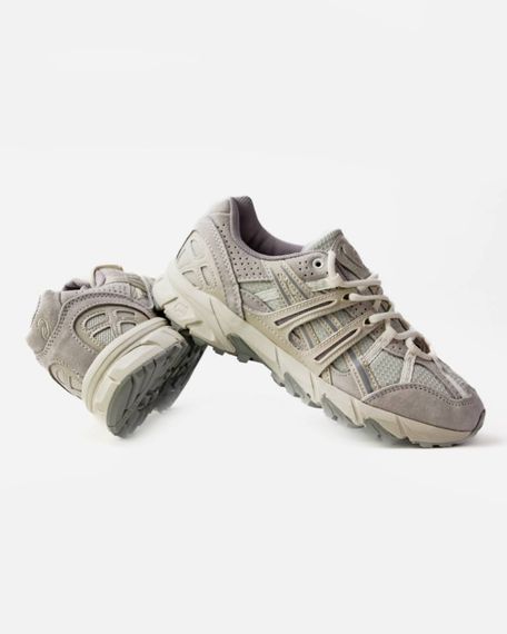 Демісезонні кросівки Asics колір бежевий | Зображення 2