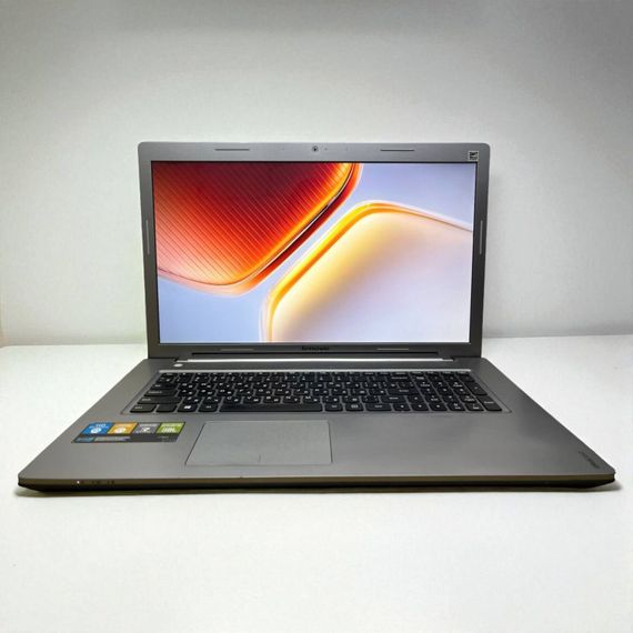 Ноутбук Б-класс Lenovo IdeaPad Z710 / 17.3" (1600x900) TN / Intel Core i5-4200M (2 (4) ядра по 2.5 - 3.1 GHz) / 8 GB DDR3 / 240 GB SSD / nVidia GeForce GT 740M, 2 GB GDDR3, 64-bit / WebCam б/у | Зображення 3