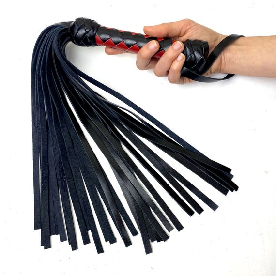 Флоггер маленький/мартинет, 30 хвостів по 35 см Art of Sex - Flogger Martinet, Чорно-червоний