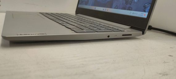 Ігровий ноутбук Lenovo IdeaPad / 15.6" TN / Intel Core i3-1005G1 (2(4) ядра по 1.2-3.4GHz) / 8GB DDR4 / 256GB SSD / GeForce MX330, 2GB GDDR5, 64bit / WebCam / АКБ NEW б/в | Зображення 7