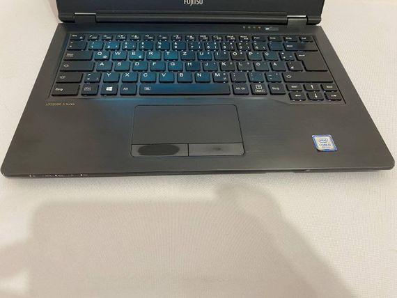 Ноутбук Б-клас Fujitsu LifeBook U748 / 14" (1920x1080) IPS / Intel Core i5-7200U (2 (4) ядра по 2.5 - 3.1 GHz) / 8 GB DDR4 / 256 GB SSD / Intel HD Graphics 620 / WebCam б/в | Зображення 4