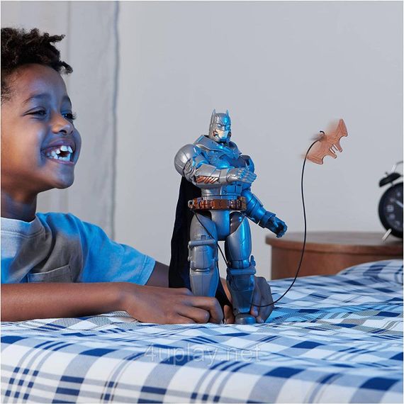 Інтерактивна ігрова фігурка Бетмен 30см з аксесуарами, світлом та звуками. Batman DC Comics Spin Master | Зображення 5