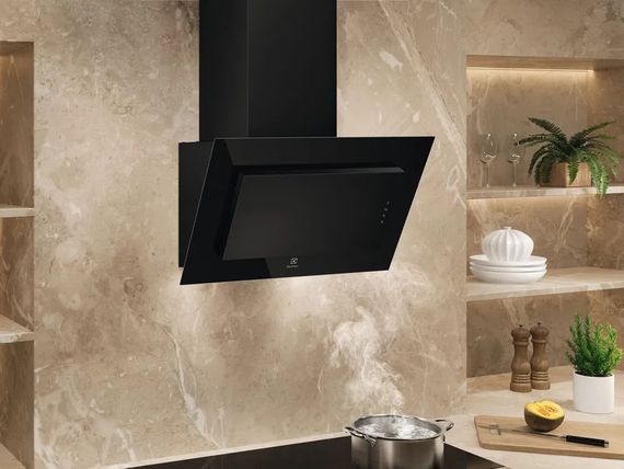 Вытяжка Electrolux наклонная LFV326K | Зображення 1