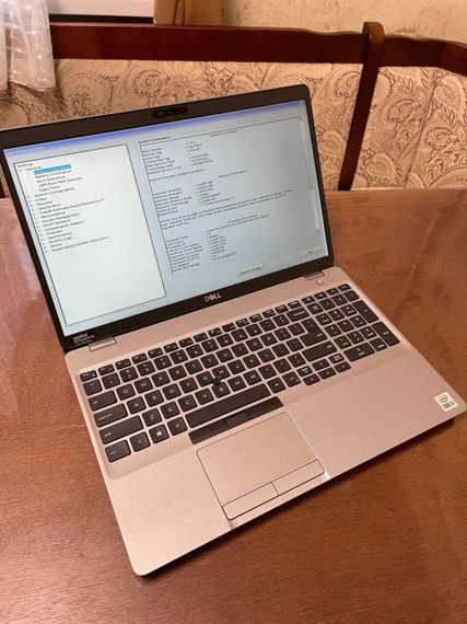 Мобільна робоча станція Dell Precision 3551 / 15,6" (1920x1080) IPS / Intel Core i7-10750H (6 (12) ядер по 2,6 - 5,0 ГГц) / 16 ГБ DDR4 / 256 ГБ SSD / nVidia Quadro P620, 4 ГБ GDDR5, 128-біт / WebCam б/в | Зображення 1