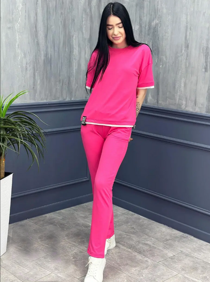 Женский летний спортивный прогулочный костюм футболка + штаны GF07925 размер 42/44, цвет малиновый
