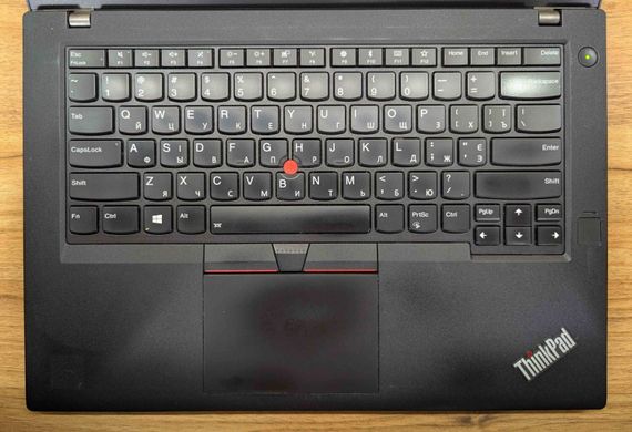 Ультрабук Б-клас Lenovo ThinkPad T470 / 14" (1920x1080) IPS / Intel Core i5-6300U (2 (4) ядра по 2.4 - 3.0 GHz) / 8 GB DDR4 / 300 GB SSD / Intel HD Graphics 520 / WebCam / Fingerprint / Windows 10 б/в + Подарунок Флеш-накопичувач USB 32 GB | Зображення 3