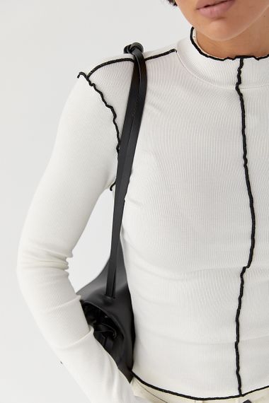 Лонгслів у рубчик з контрастними швами назовні - молочний цвет, M (є розміри) | Зображення 3