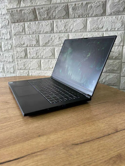 Ноутбук Eluktronics MAG-15 15.6" 144Hz i7 9750H 16Gb SSD 512Gb RTX 2070 MaxQ Б/В | Зображення 3