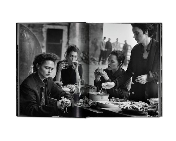 Книга для фотографов работы Питера Линдберга Peter Lindbergh "Untold Stories" книги о портретной фотографии | Зображення 4