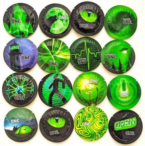 Набір флуоренцетних презервативів ONE Glowing Pleasures світяться у темряві (ціна за упаковку, 100 шт) Sex Aura | Зображення 1