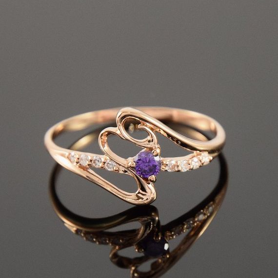 Кольцо из красного золота с аметистом и фианитами 14.5