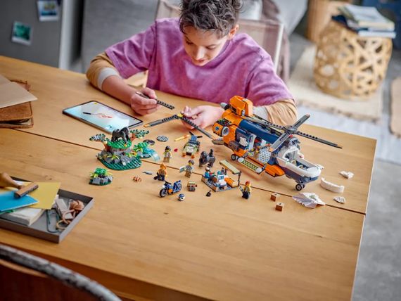 Конструктор LEGO City Вертоліт у базовому таборі для дослідження джунглів 60437 | Зображення 8