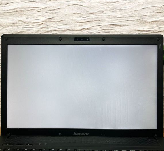 Ноутбук Lenovo G560 / 15.6" (1366x768) TN / Intel Pentium P6200 (2 ядра по 2.13 GHz) / 8 GB DDR3 / 120 GB SSD / Intel HD Graphics / WebCam б/у | Зображення 7
