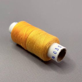 030/031 Нитки в котушках 40/2 , половинки (котушка 2х75м)