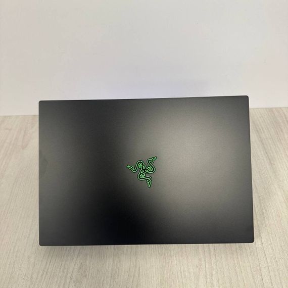 Ігровий ноутбук Razer Blade 16 RZ09-0510 / 16" (2560x1600) IPS / Intel Core i9-14900HX (24 (32) ядер по 2.2 - 5.8 GHz) / 32 GB DDR5 / 1000 GB SSD M.2 / nVidia GeForce RTX 4080, 12 GB GDDR6, 192-bit / WebCam б/в | Зображення 7