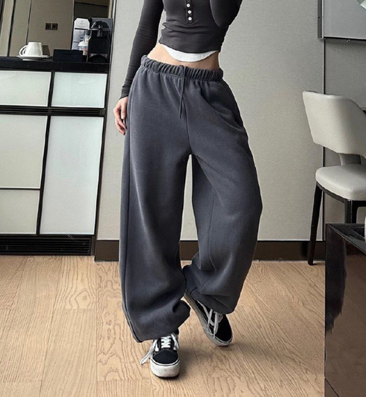 Женские широкие спортивные штаны с затяжками снизу SS675 цвет темно-серый (графит), размер onesize 42/46