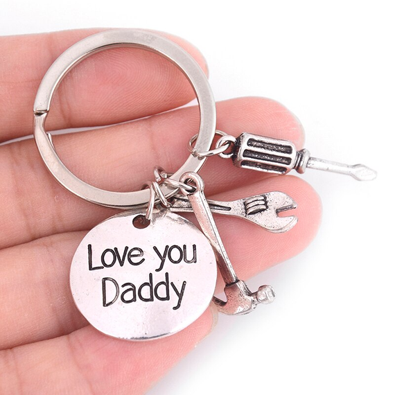 Оригінальний брелок з інструментами та гравіюванням "Love you Daddy" Сріблястий (sv1120-5) | Зображення 1