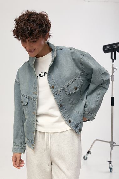 Джинсова жіноча куртка з накладними кишенями - блакитний цвет, ONE SIZE (є розміри) | Зображення 4