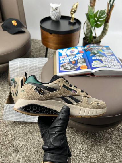 Кросівки R1e1ebok Classic Leather Hexalite Sand Black Gum , В'єтнам | Зображення 8