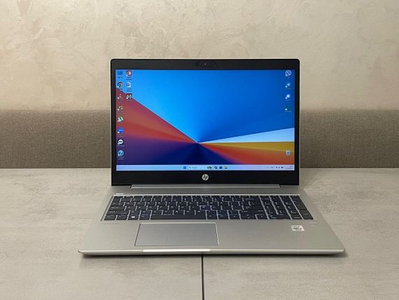 Ноутбук HP ProBook 450 G7 / 15.6" (1920x1080) IPS / Intel Core i5-10210U (4 (8) ядра по 1.6 - 4.2 GHz) / 16 GB DDR4 / 256 GB SSD M.2 / Intel UHD Graphics / WebCam / Fingerprint б/в + Подарунок Дротова миша / USB | Зображення 1