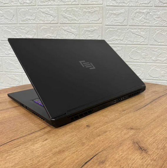 Ноутбук Maingear Element 144Hz i7 10875H 16Gb SSD 512Gb RTX 2070 Super Б/В | Зображення 3