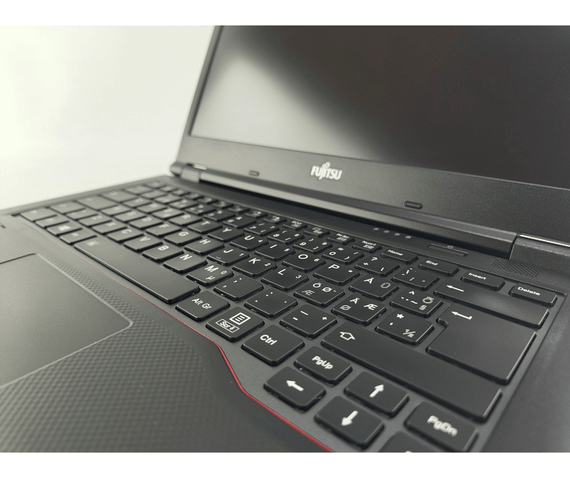 Ноутбук Fujitsu LifeBook E549 / 14" (1920x1080) IPS / Intel Core i3-8145U (2 (4) ядра по 2.1 - 3.9 GHz) / 8 GB DDR4 / 240 GB SSD / Intel UHD Graphics / WebCam / DVD-ROM б/в | Зображення 2