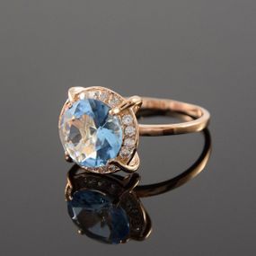 Кольцо из красного золота с большим топазом 18.5