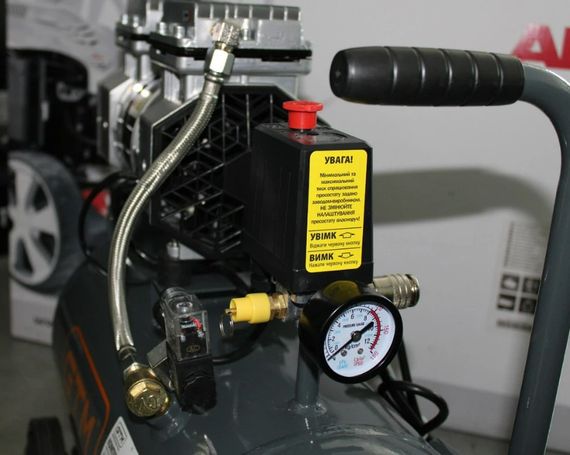 Поршневий повітряний компресор 24 л GTM KAW750-24L безмасляний | Зображення 2