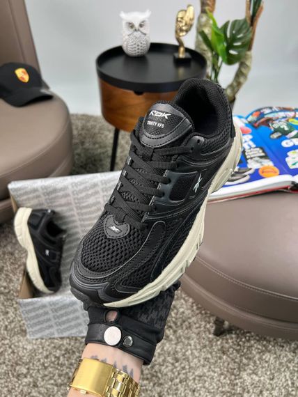 Чоловічі кросівки Reebok Premier Trinity KFS Black White весна / літо / осінь A3789 | Зображення 1