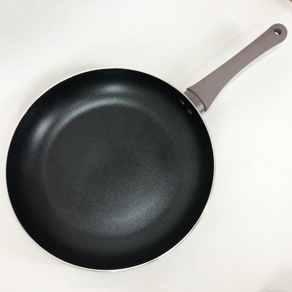 Сковорода алюмінієва 28 см WELL DONE WD-1018B індукція, сковорода з товстим дном, зручна на кухню | Зображення 2