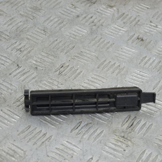 Кришка салонного фільтра Nissan Navara Pathfinder 2005-2015 Кришка повітряного фільтра Ніссан Навара