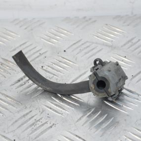 Захист патрубка палива Renault Laguna III 2007-2015 Кожух паливної трубки Рено Лагуна 3 8200543918