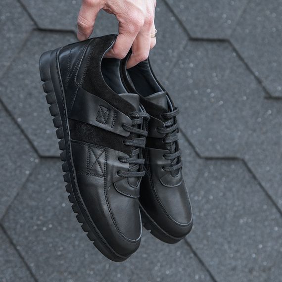 Чорні кросівки на шнурку 41 розмір