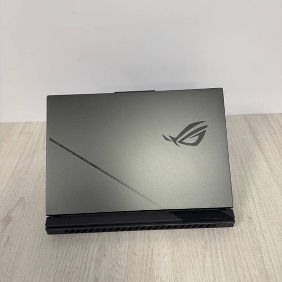 Игровой ноутбук Asus ROG Strix G16 G614PP / 16" (1920x1200) IPS / AMD Ryzen 9 7945HX (16 (32) ядра по 2.5 - 5.4 GHz) / 16 GB DDR5 / 512 GB SSD M.2 / nVidia GeForce RTX 5070, 8 GB GDDR7, 128-bit / WebCam б/у | Зображення 6